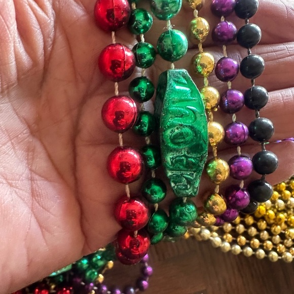 Marti Gras Beads 4LBS Mixed Length Shape & Color 40 Necklaces - Picture 8 of 10